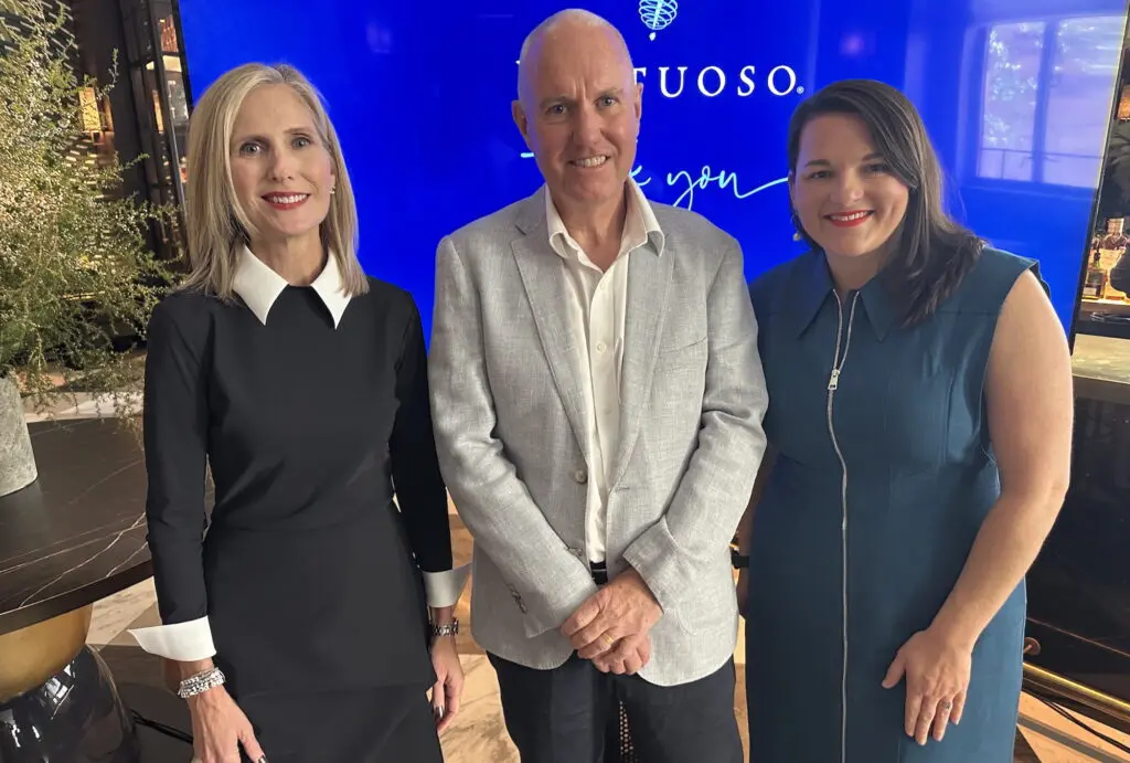 Karryon Top 10 stories of the week: Catch up on our most-wanted: Oct 10 3 (l-r) Virtuoso VP Global PR Misty Belles, GM Australia and NZ Greg Treasure, and Marketing Director Australia and NZ Zoe Dean. Luxury travel