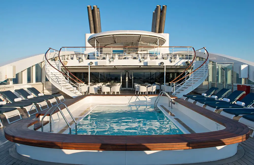 The Kimberley 2026: pick of the ships 3 Pool onboard Le Soléal ©Ponant N. Matheus