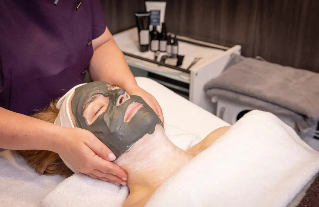 HX Launch Alert: 27/28 Voyages + Black Friday & Rewards 5 1000x650 28