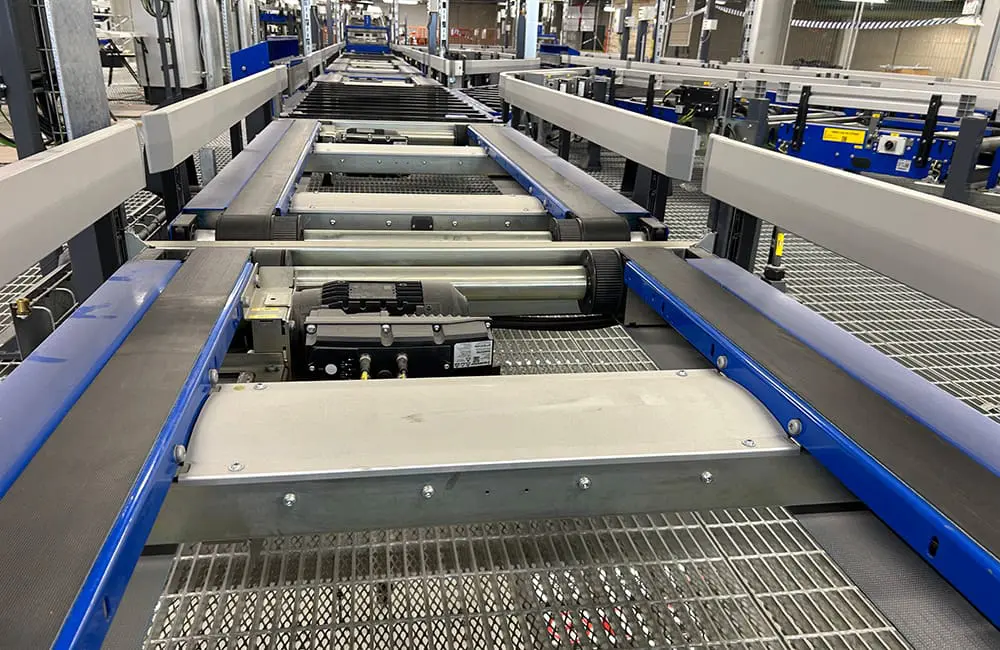 Melbourne Airport starts testing new system to double international bag-handling capacity 2 Baggage track testing for Melbourne Airport's new international baggage system trials.