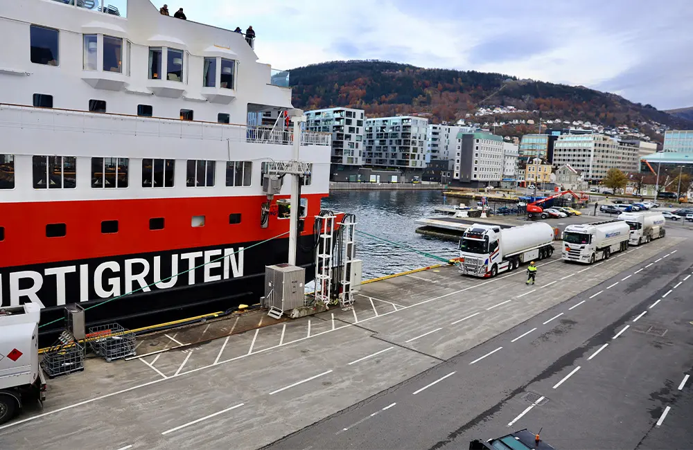 MS Richard With alongside in Bergen before departing on first biofuel sailing (2) - Photo, Malin Askevold Helle