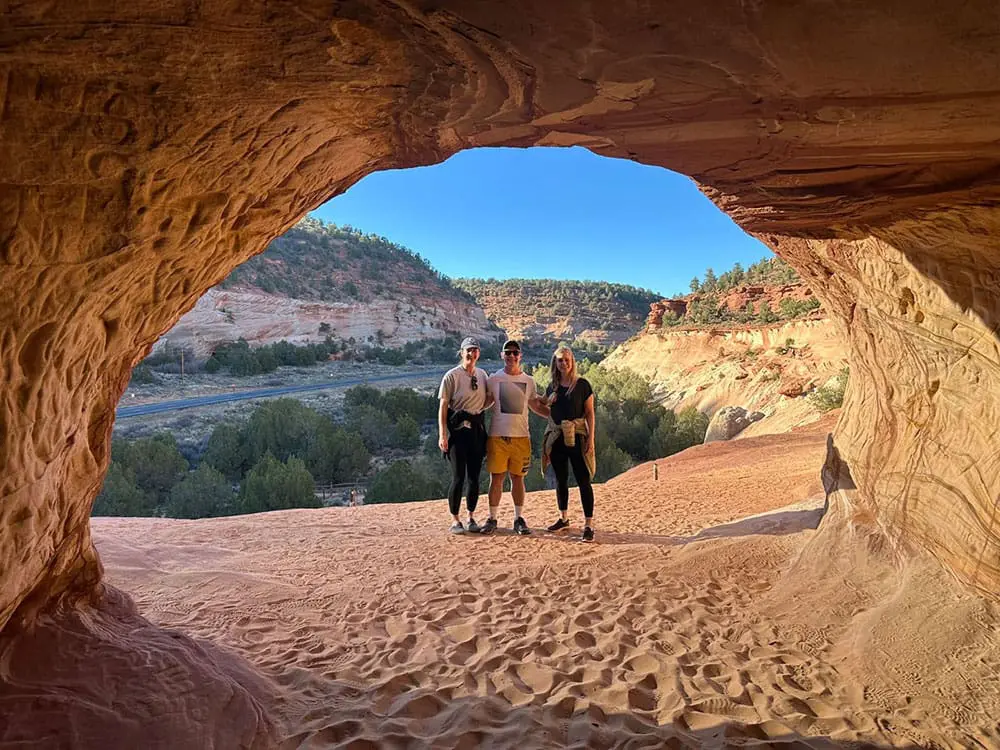 It’s a wrap: 15 top advisors, 5 incredible US fams + 2026 famil news 27 1000 Sophie Shaw Dan Eastwood and Jodi van de Wydeven Sand Caves Kanab