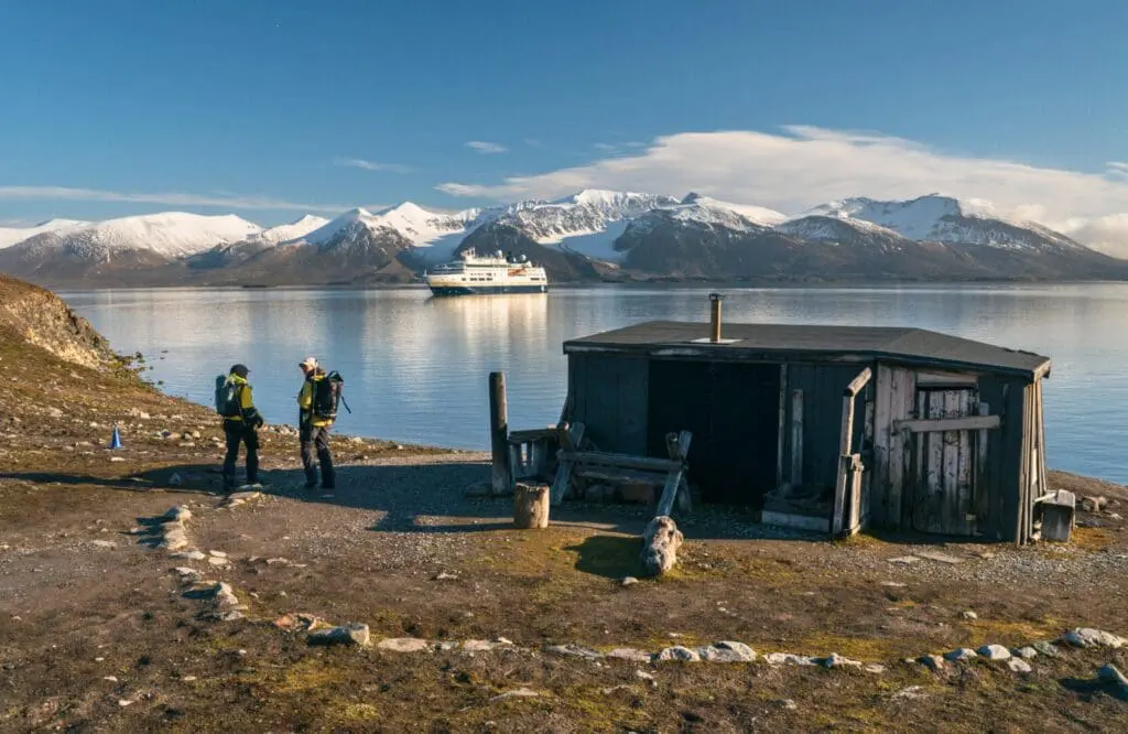Arctic travel review: FIT vs expedition cruising 5 HX Expeditions