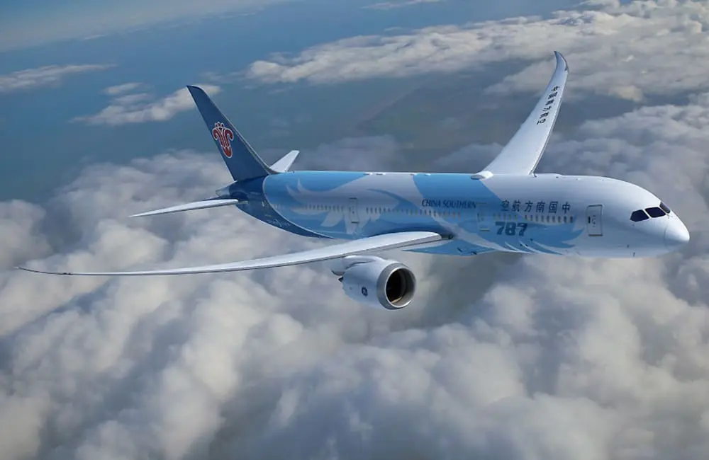 China Southern Airlines Boeing B787-9 aircraft in the sky.