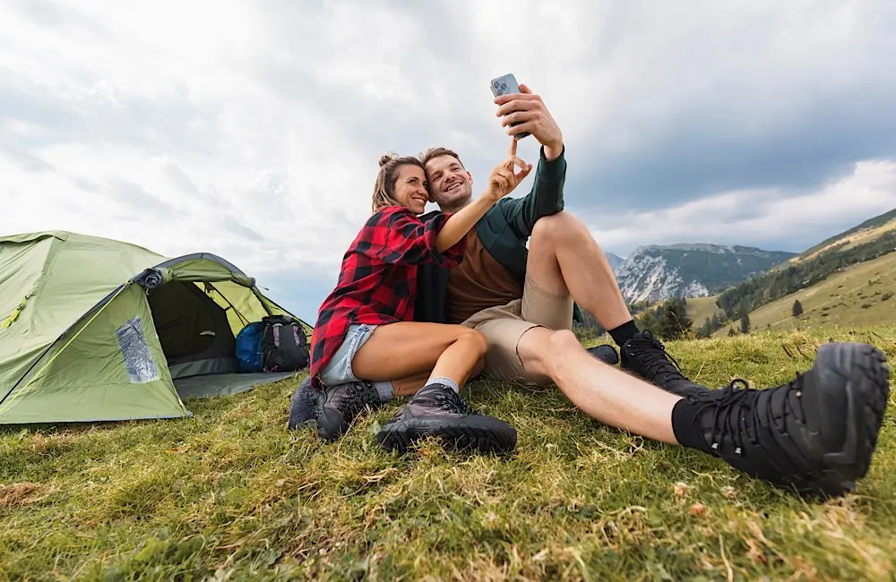 Tinder swipe patterns hint at where under-30 Aussies could travel next 1 Tinder Passport hotspots align with urban hubs attracting youth-travel attention.