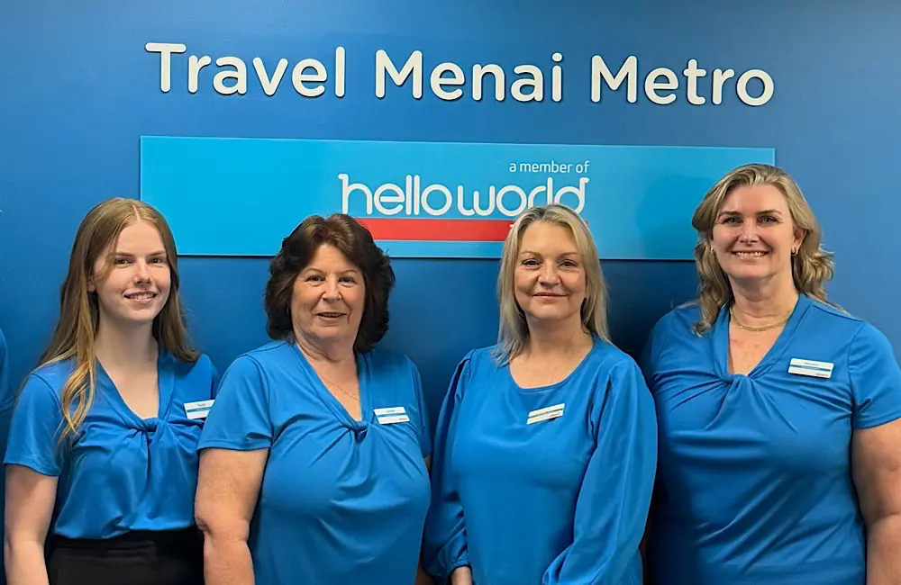 Meet Taylor Meredith: Helloworld’s new Rising Star 2 Taylor with the Travel Menai Metro team.