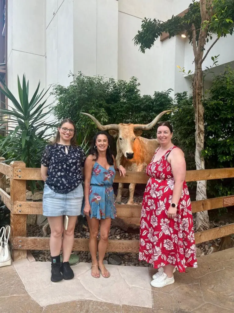 It’s a wrap: 15 top advisors, 5 incredible US fams + 2026 famil news 9 Kathryn Yule Heather Egan Amanda Graham at Gaylord Texan Resort