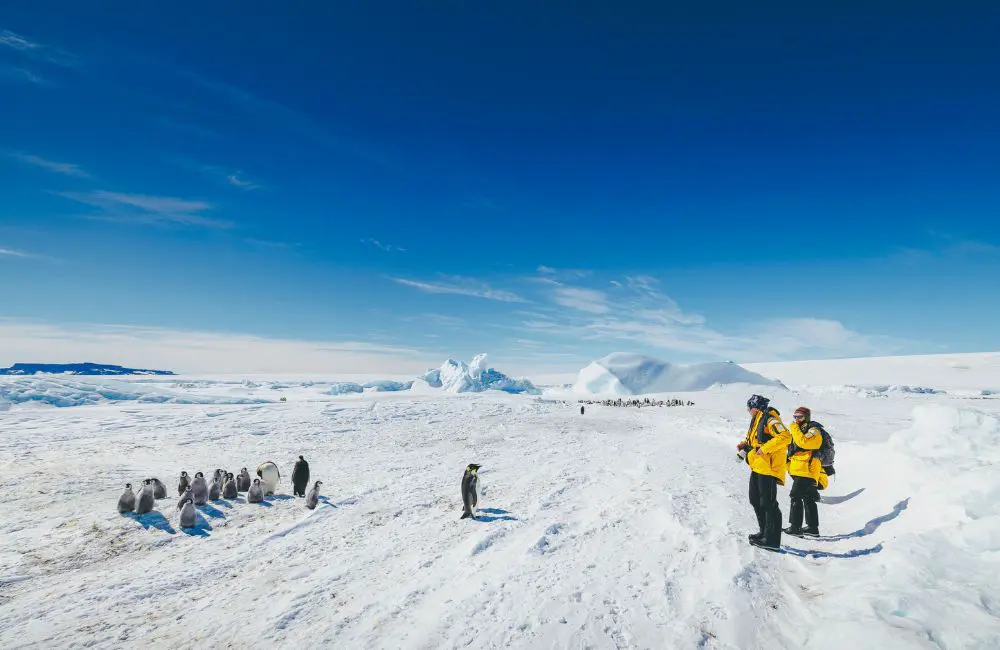 Quark makes historic expedition to Snow Hill