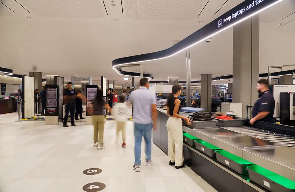 First stage of new T3 dining precinct opens as Sydney Airport predicts record festive season 4 Sydney Airport T1 security screening lanes.