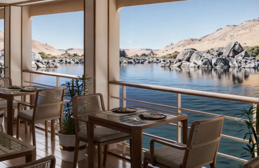 Outdoor dining on Nile Seray