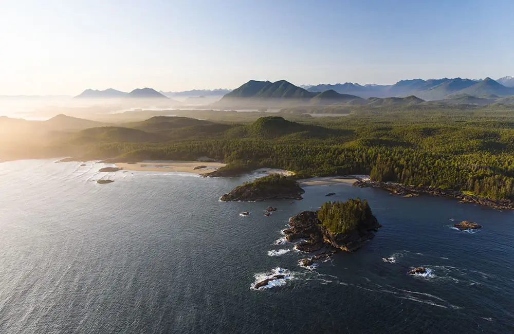 Coastline of Pacific Rim National Park in Northern British Columbia. Image: Destination BC/Yuri Choufour