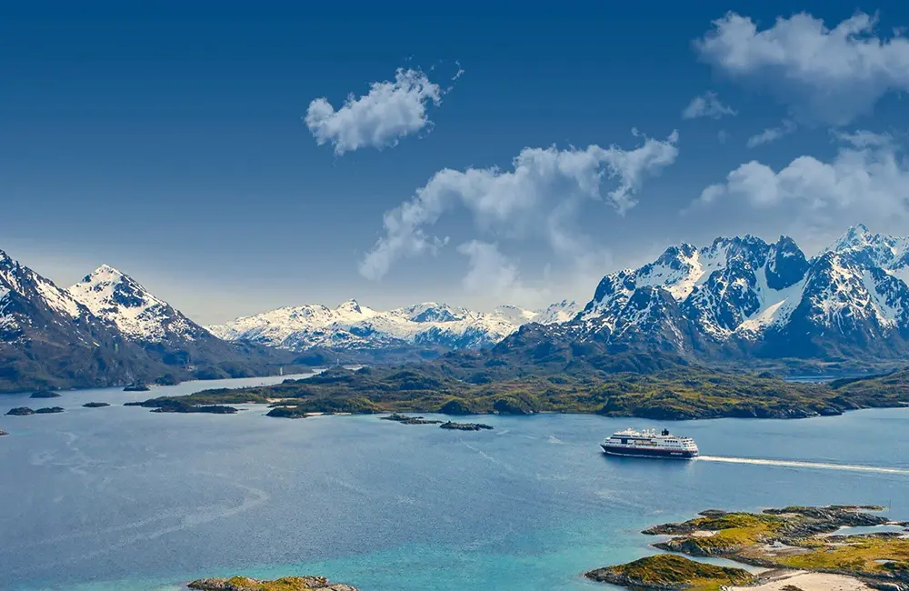 Sell Hurtigruten, sail Norway: Win a spot on the ultimate 12-day agent mega-famil in 2026