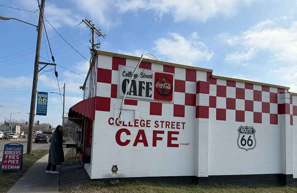 College Street Cafe exterior on Missouri's Route 66. Image: Cassie Tannenberg