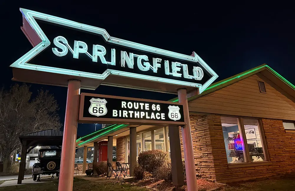 The Best Western Route 66 Rail Haven motel exterior in Springfield, MO. Image: Cassie Tannenberg