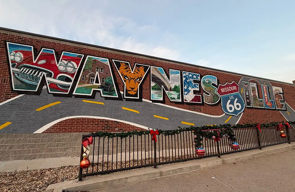 One of the striking murals in Waynesville along Missouri's Route 66. Image: Cassie Tannenberg