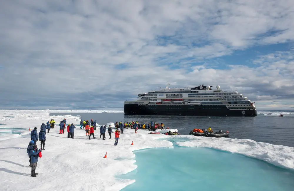 MS Fridtjof Nansen in Kane Basin, Greenland © Kim Rormark