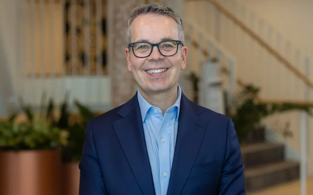 Movers + Shakers: Robin Mack named Tourism Australia new Managing Director 2 Robin Mack