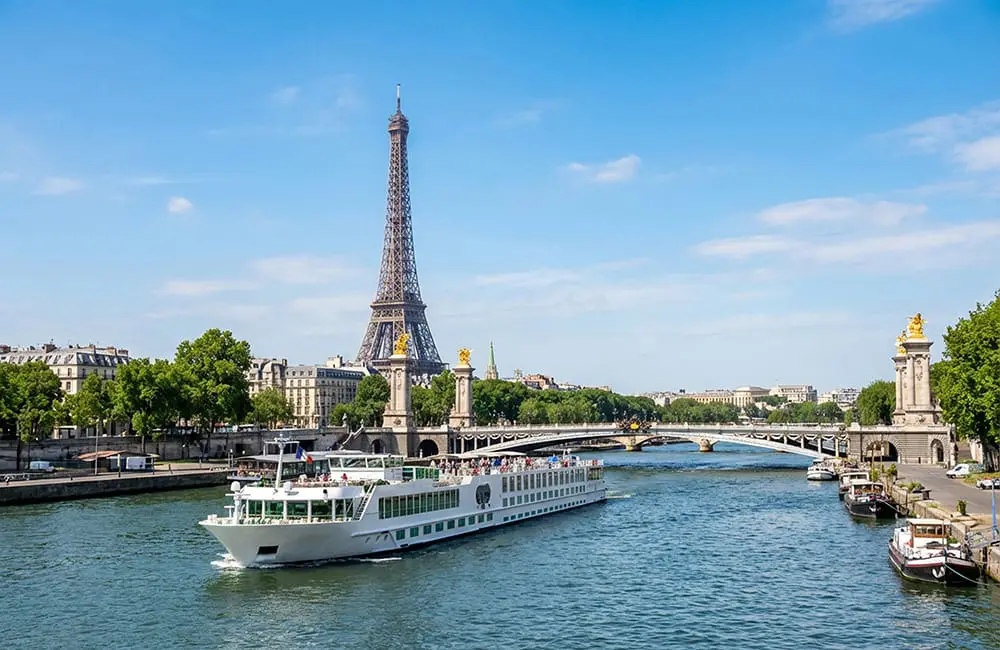 Render of Trafalgar Harmonie on a Seine River cruise in Paris.