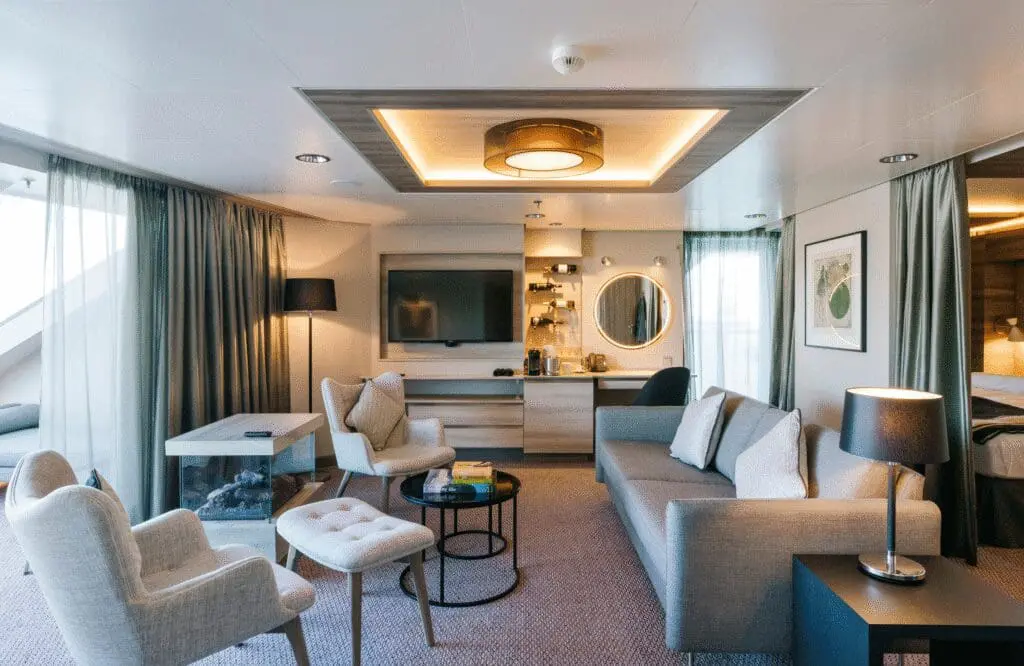 The ultimate upgrade: why HX's Expedition Suites redefine comfort 1 HX Expeditions