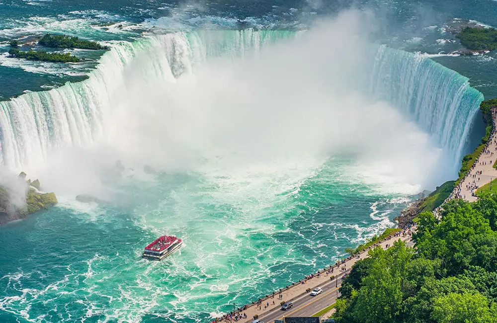 Get up close to Niagara Falls by water with Niagara City Cruises. Image: Niagara Falls Tourism