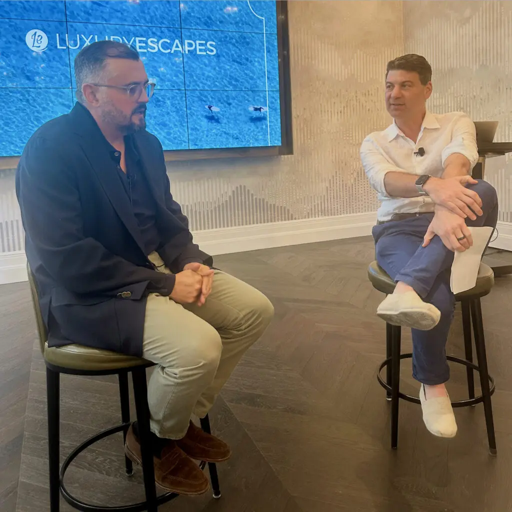 Colin Nagy (left) with Luxury Escapes CEO Adam Schwab.