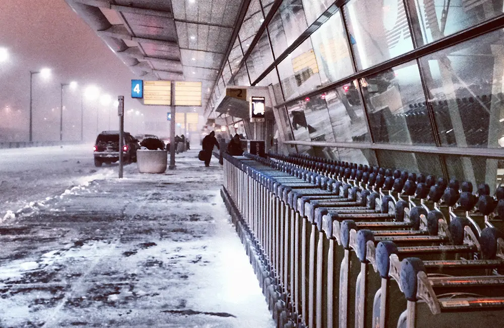 Massive US winter storm triggers NYC travel ban, grounds thousands of flights