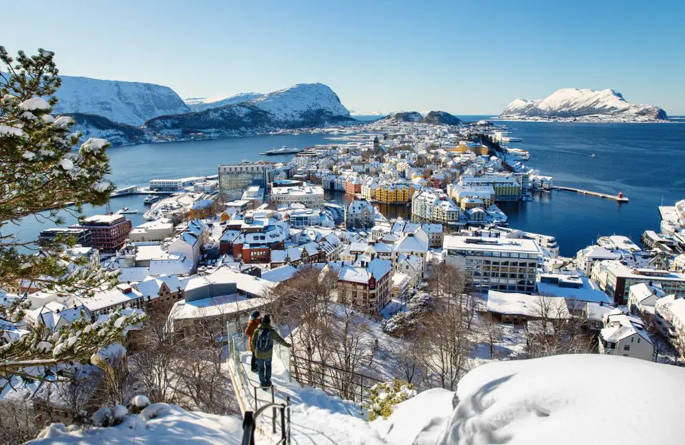 On a port excursion in Norway with Hurtigruten © Kristin Stoylen