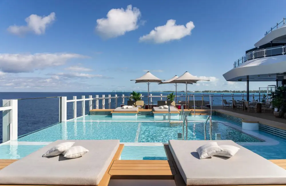 The Ritz-Carlton Yacht Collection gets world's first five-star cruise ship rating from Forbes 1 The Ritz-Carlton Yacht Collection pool on Ilma