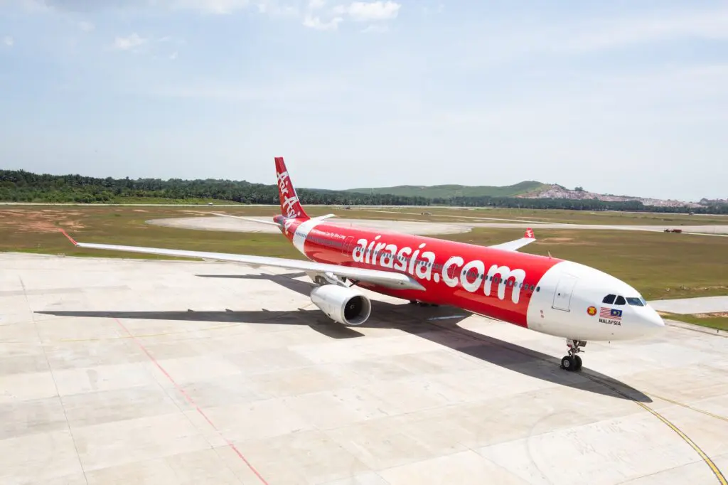 AirAsia cuts some Australia-Bali and KL routes; adds new Melbourne-Denpasar service 2 A330 tarmac 1