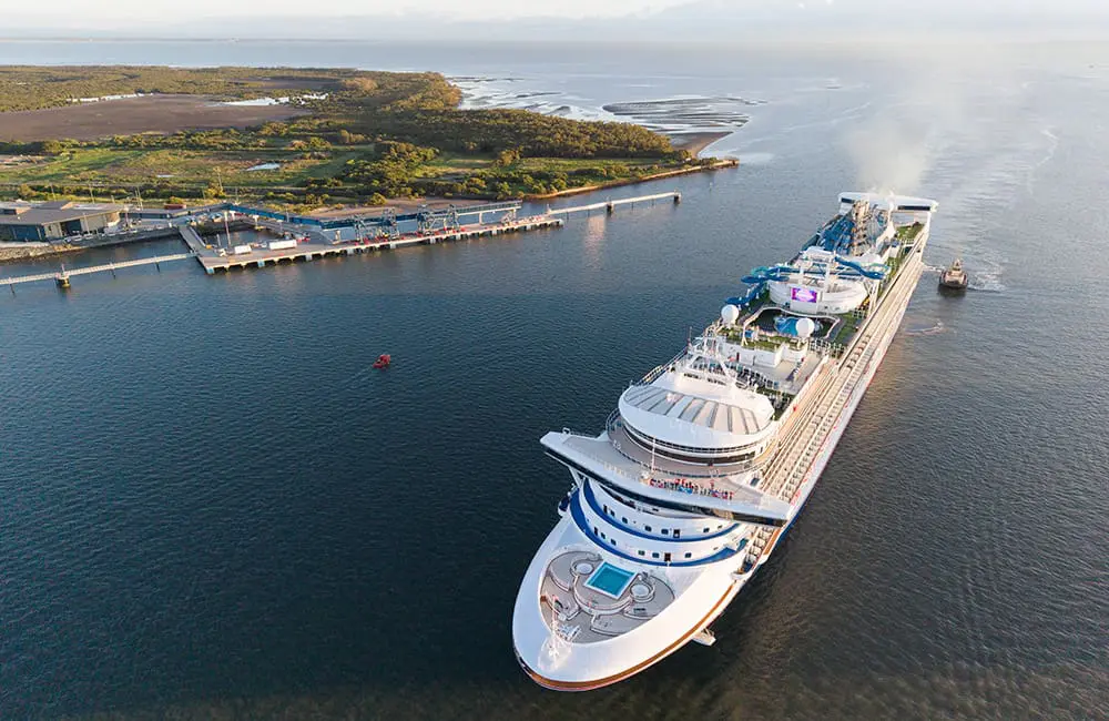 Carnival Encounter enters the Port of Brisbane.