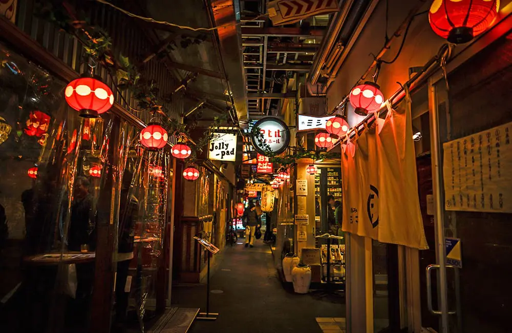 Movers + Shakers: Discova appoints James Whiting as ANZ Senior Account Manager 1 Tokyo backstreets at night – Discova