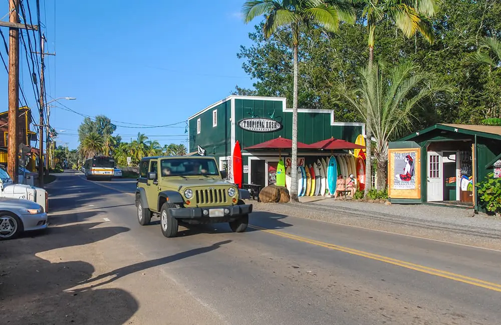 Oʻahu North Shore reopens as Haleʻiwa welcomes visitors after Hawaiʻi storms 2 The town of Haleʻiwa on the O'ahu North Shore relies on tourism. Image: Valeria Venezia/iStock