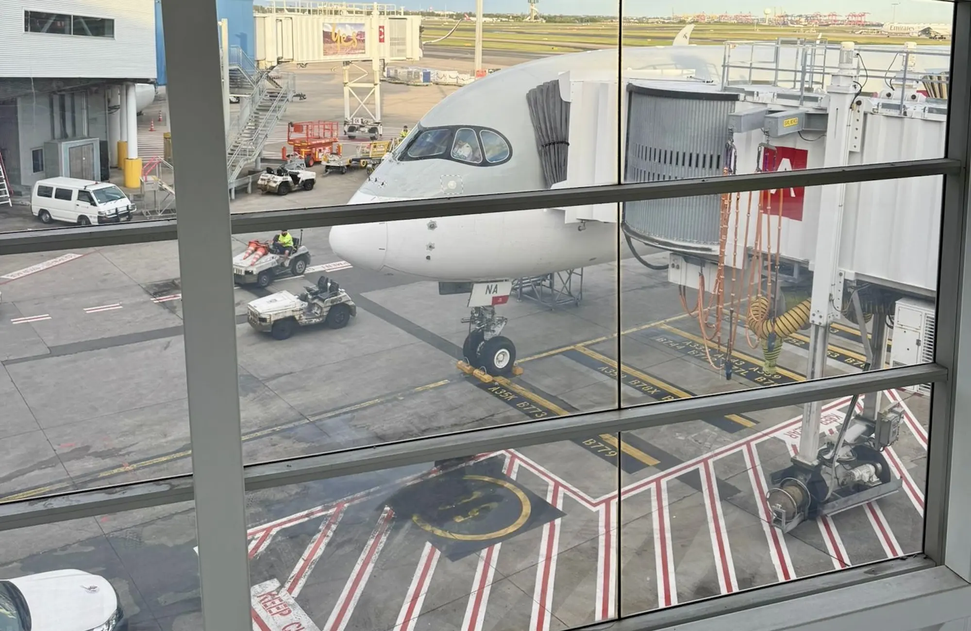 Qatar Airways returns to Sydney.