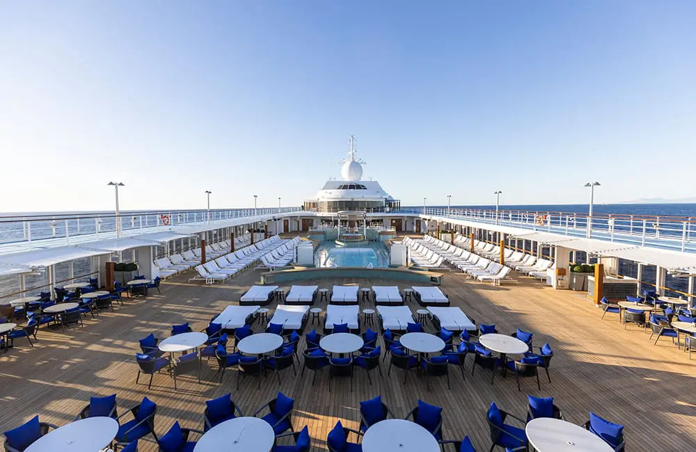 Pool Deck on Seven Seas Mariner. Image: RSSC