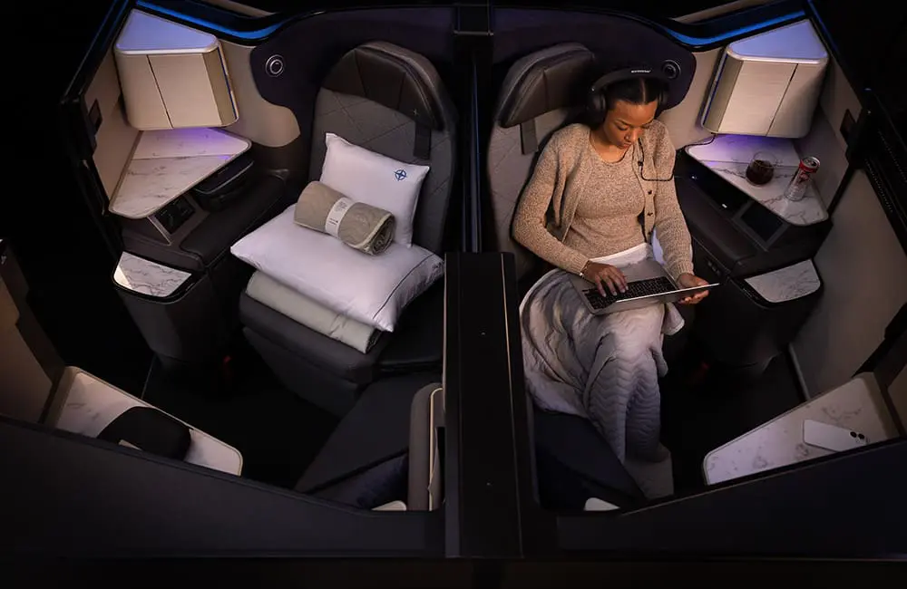 United Airlines B787-9 Elevated Polaris Studio Suites.