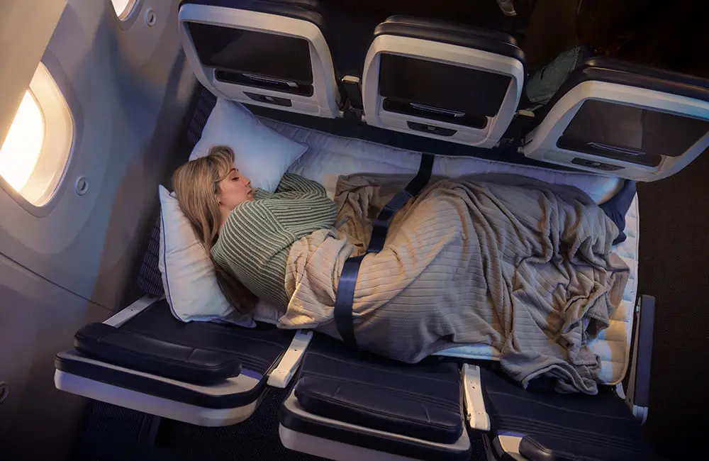 United Relax Row on B787-9 aircraft
