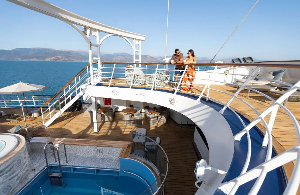 Sailing on Wind Star