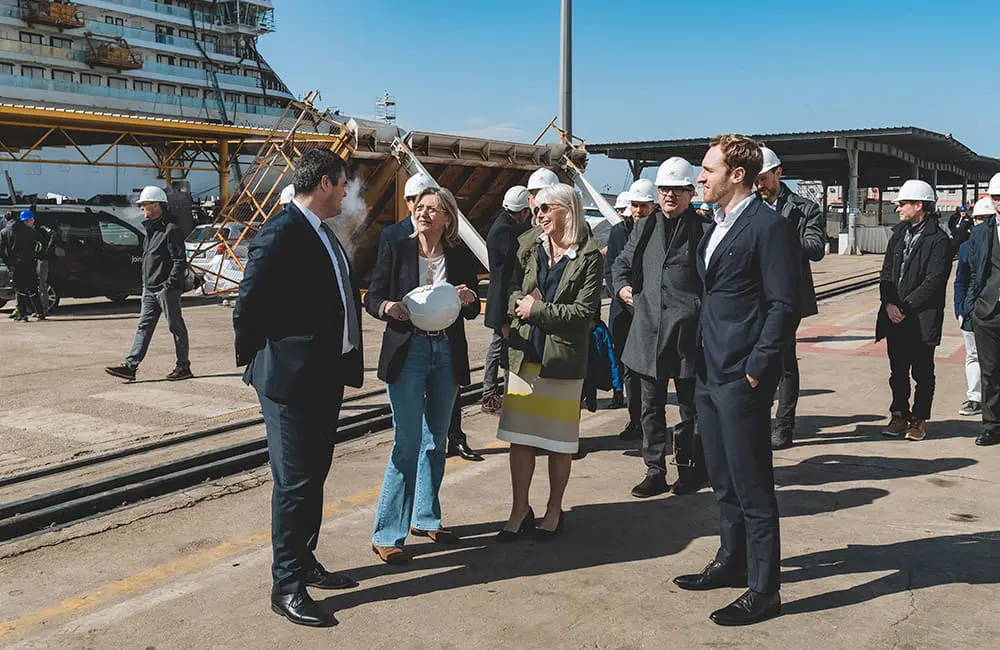 Viking unveils world-first hydrogen-powered cruise ship set for 2026 launch 2 Viking Executive Vice President of Product Karine Hagen (centre) with Fincantieri Vice President & Project Manager of the Fincantieri Cruise Business Ivana Elice (second from left), who is also godmother of the Viking Vela.