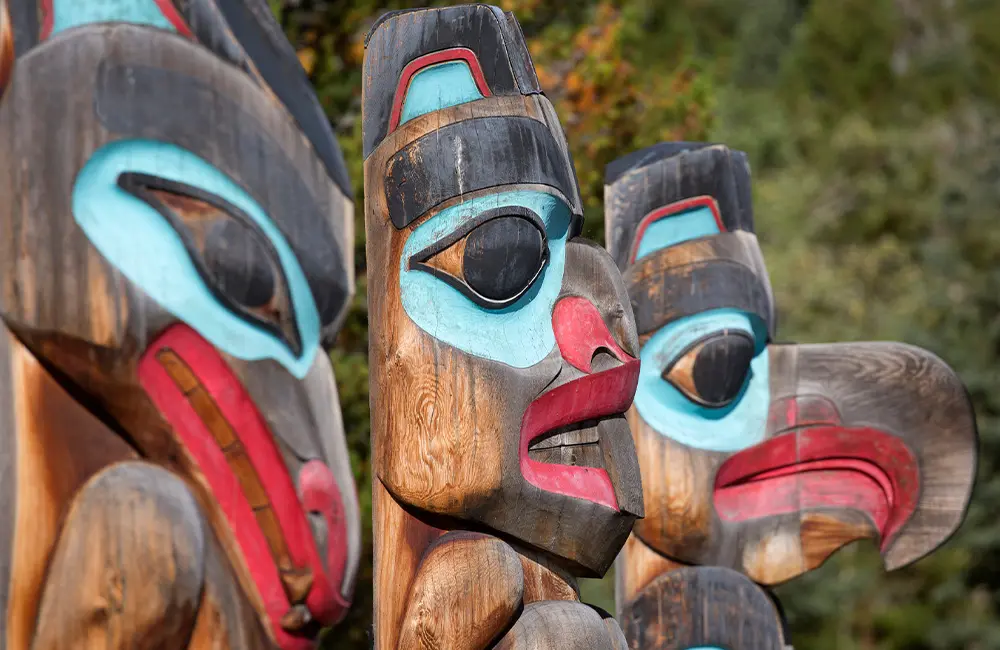 At the end of the road in Yukon: Jesse Cooke and the Klondike Experience 2 Teslin Village, First Nations totem pole in the Yukon