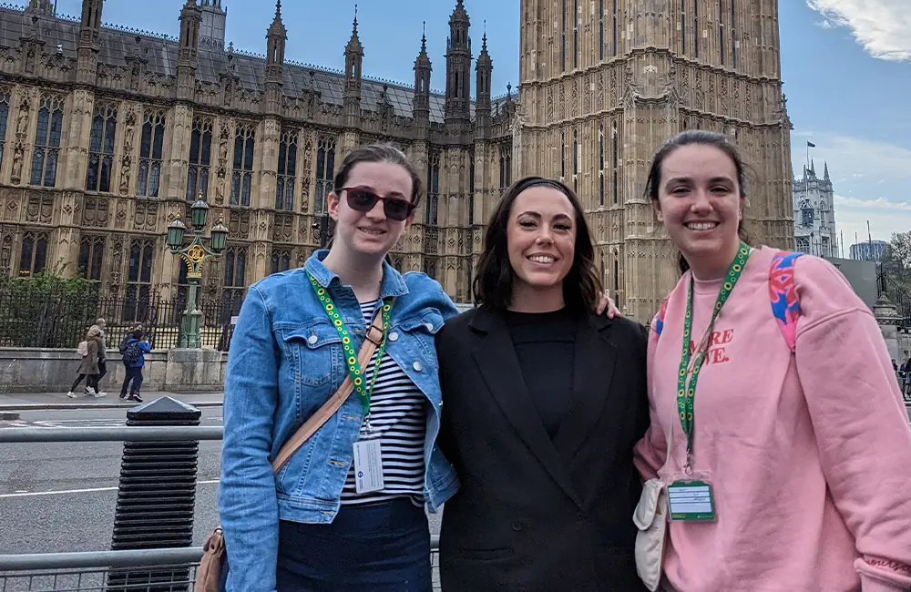 Travengers go to London