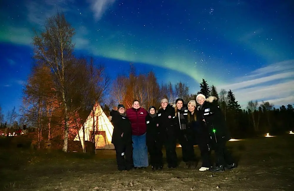 When the northern lights turn strangers into friends.