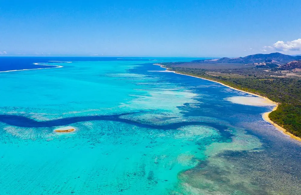 Into the blue of Bourail on a romantic getaway. Image: Meng Xi/NCT