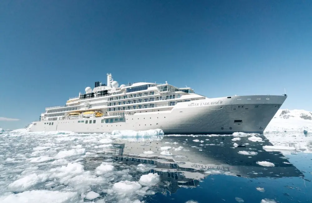Silver Endeavour in Antarctica

