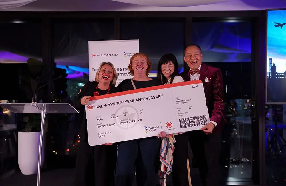 Show & Go 10th Anniversary winner Pippa Vann (Pippa Vann Travel) with Air Canada's Janis McDonald, Kiyo Weiss and Rocky Lo.