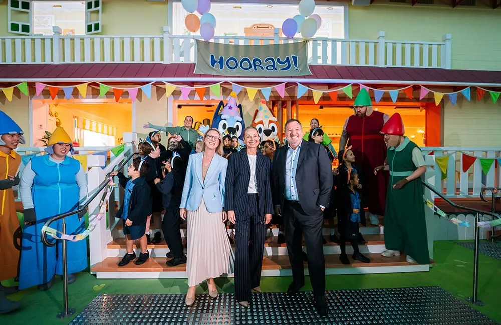 BBC Studios ANZ Director of Brands & Licensing Sharon Wilson, Bluey actor Melanie Zanetti & Queensland Environment & Tourism Minister Andrew Powell at Bluey's World.