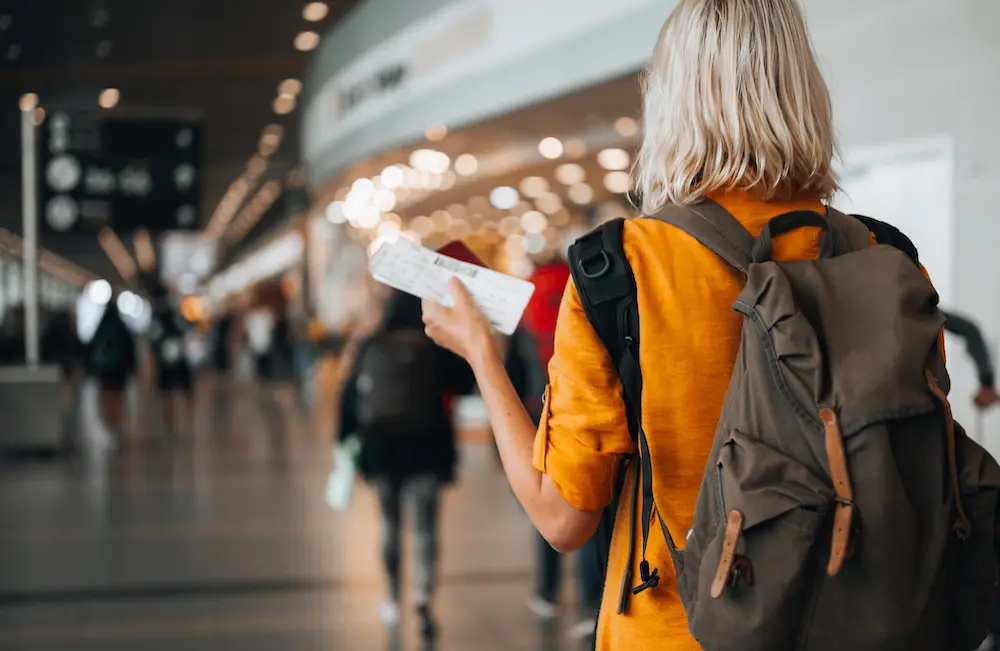 DFAT warns EES is causing up to 6-hour delays at European airports - what travel advisors are saying