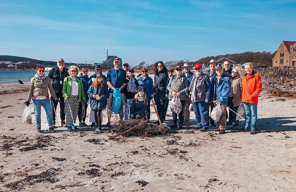 Why more travellers are choosing HX: Record science experiences, lower emissions and a bold 2030 vision 4 HX Guests involved in Citizen science beach clean