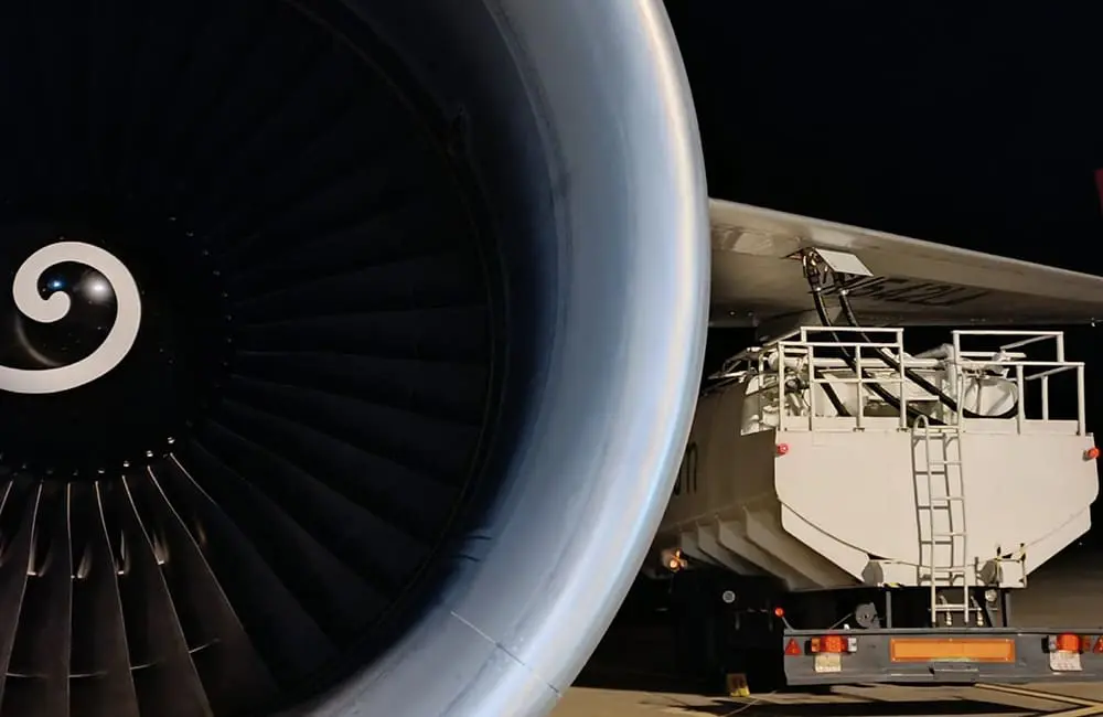 LATAM aircraft fuelling with SAF.