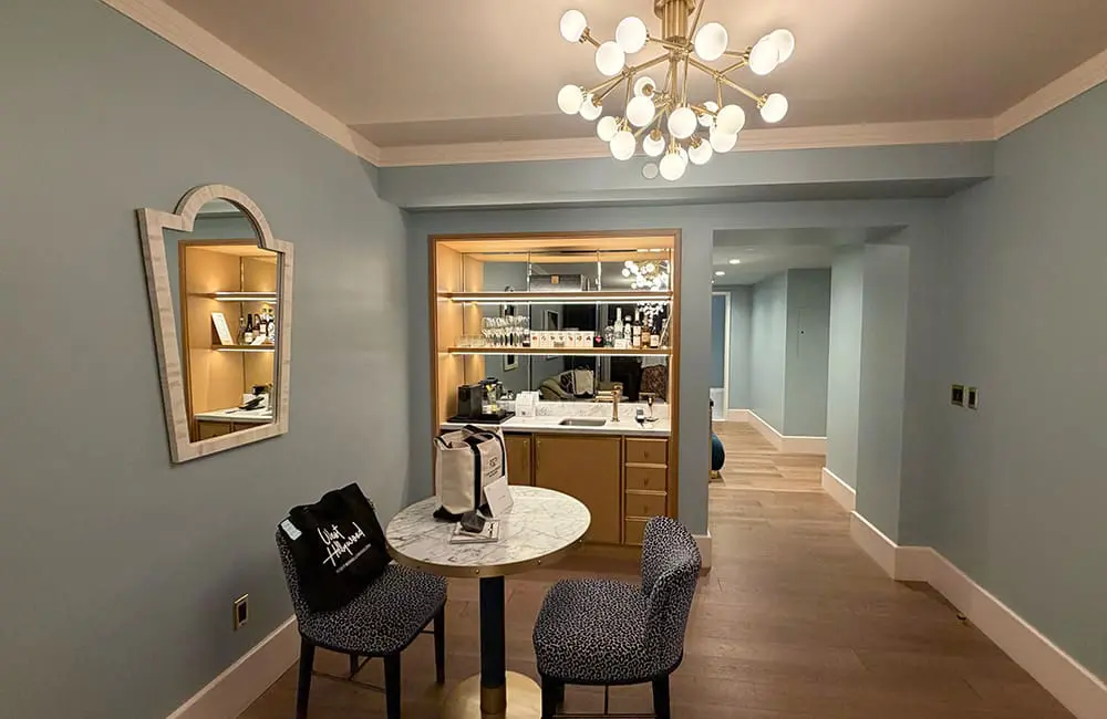 The dining area with easy access to well-stocked snacks and drinks.Image: Cassie Tannenberg