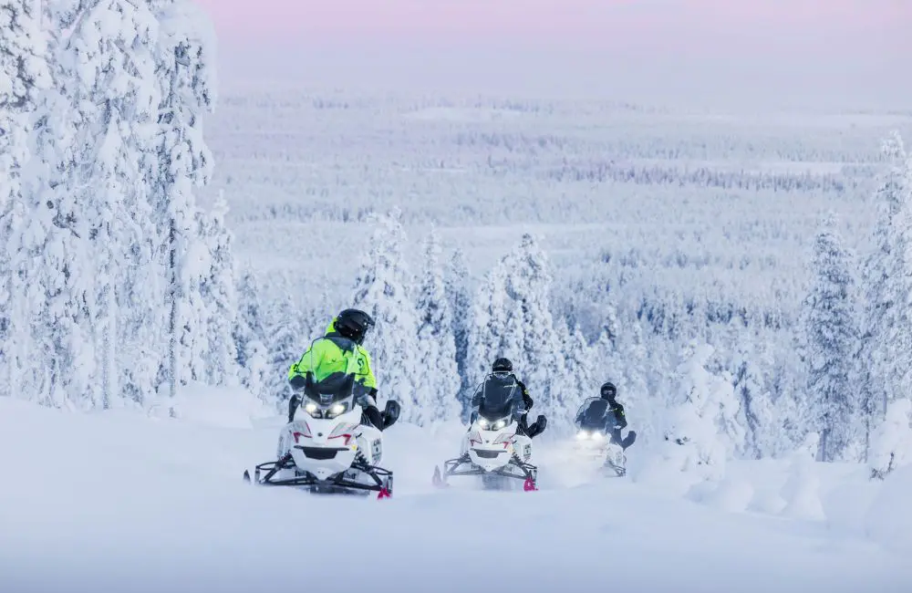 Activities at Octola III include exploring the thousand-hectare wilderness views to deep cultural connection with the Sámi people 